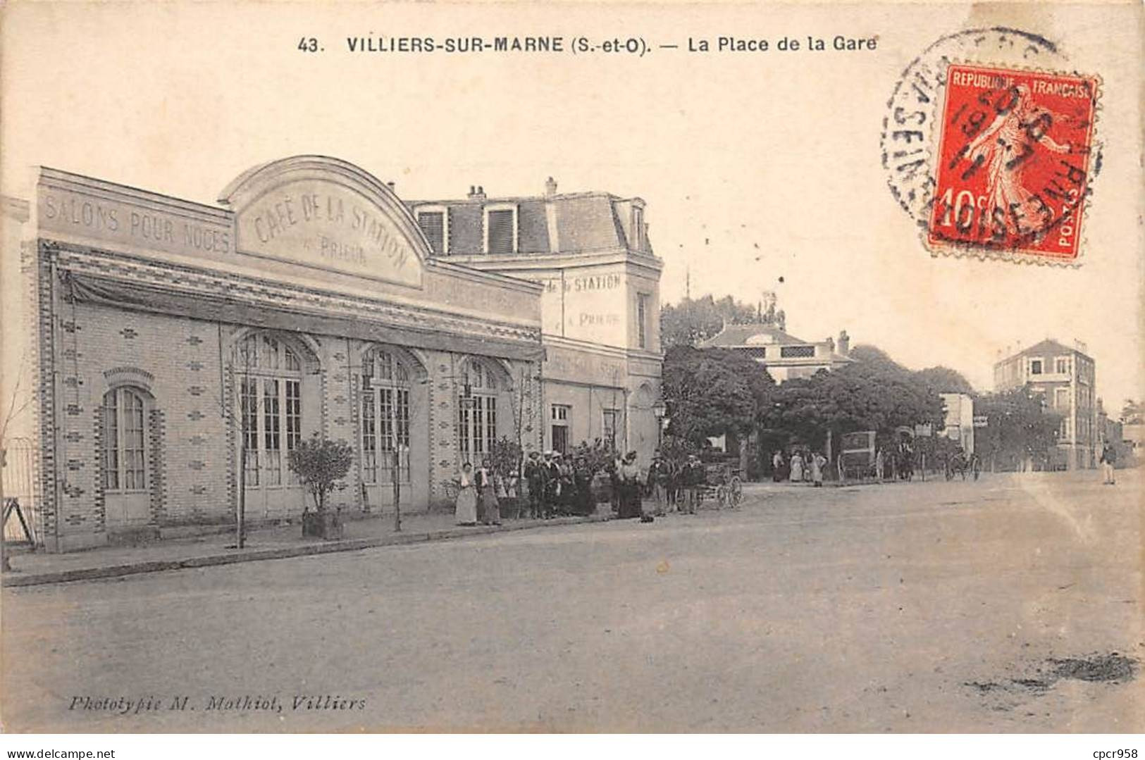 94 - VILLIERS SUR MARNE - SAN45496 - La Place De La Gare - Villiers Sur Marne