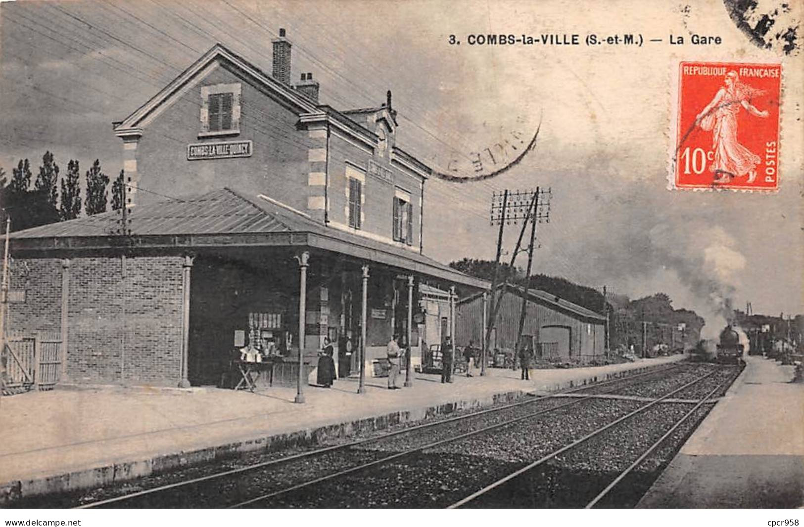 77-SAN59918-COMBS LA VILLE.La Gare.Train.Pli - Combs La Ville