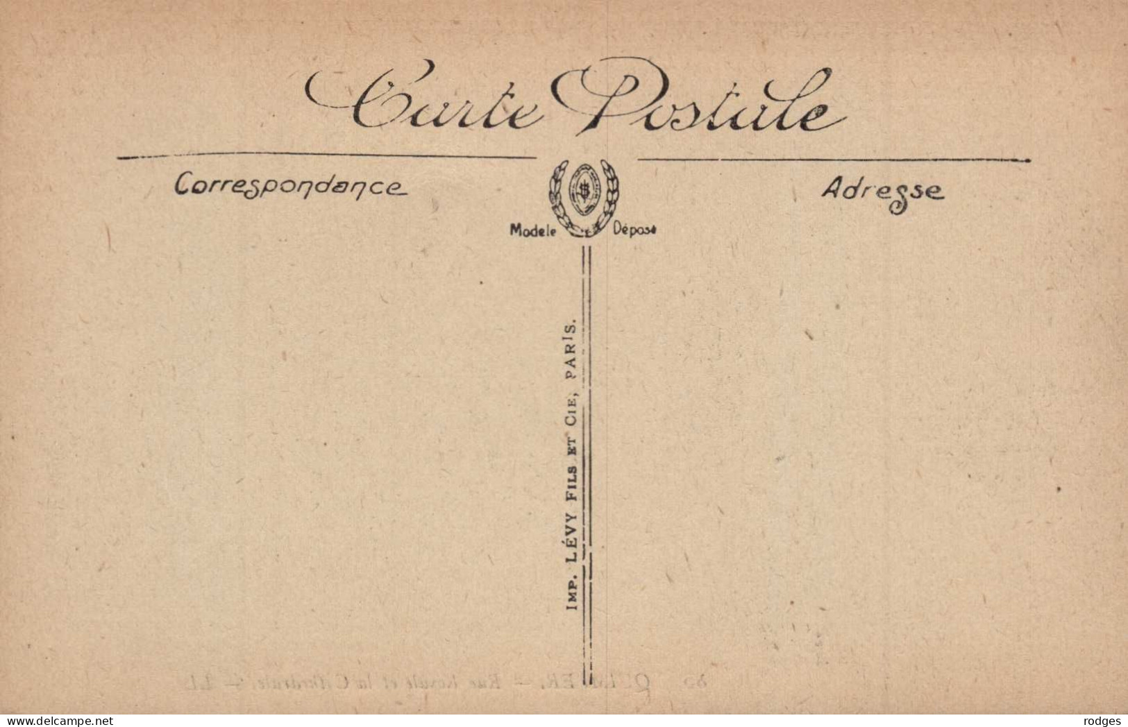 29 , Cpa  QUIMPER , 85 , Rue Royale Et La Cathédrale (12823.V24) - Quimper