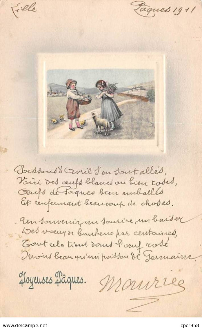 Pâques - N°85306 - Joyeuses Pâques - Couple D'enfant Sur Un Chemin Avec Un Mouton - Carte Gaufrée - Ostern