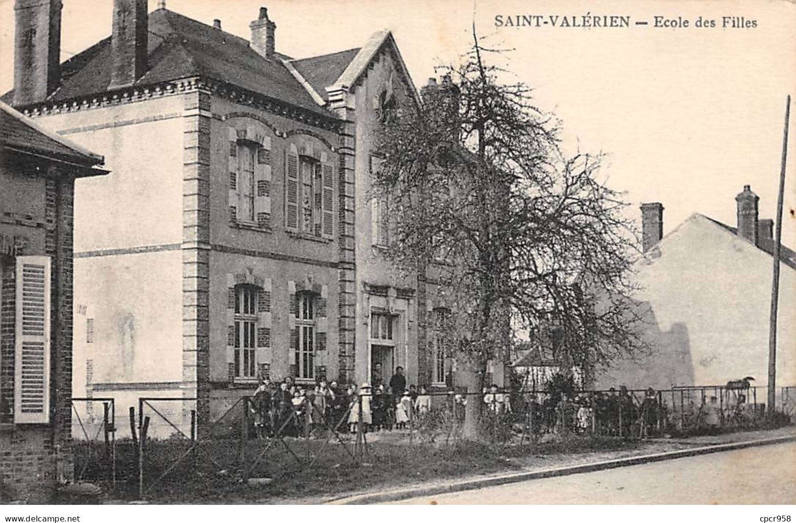 89-SAN60082-SAINT VALERIEN.Ecole De Filles - Saint Valerien