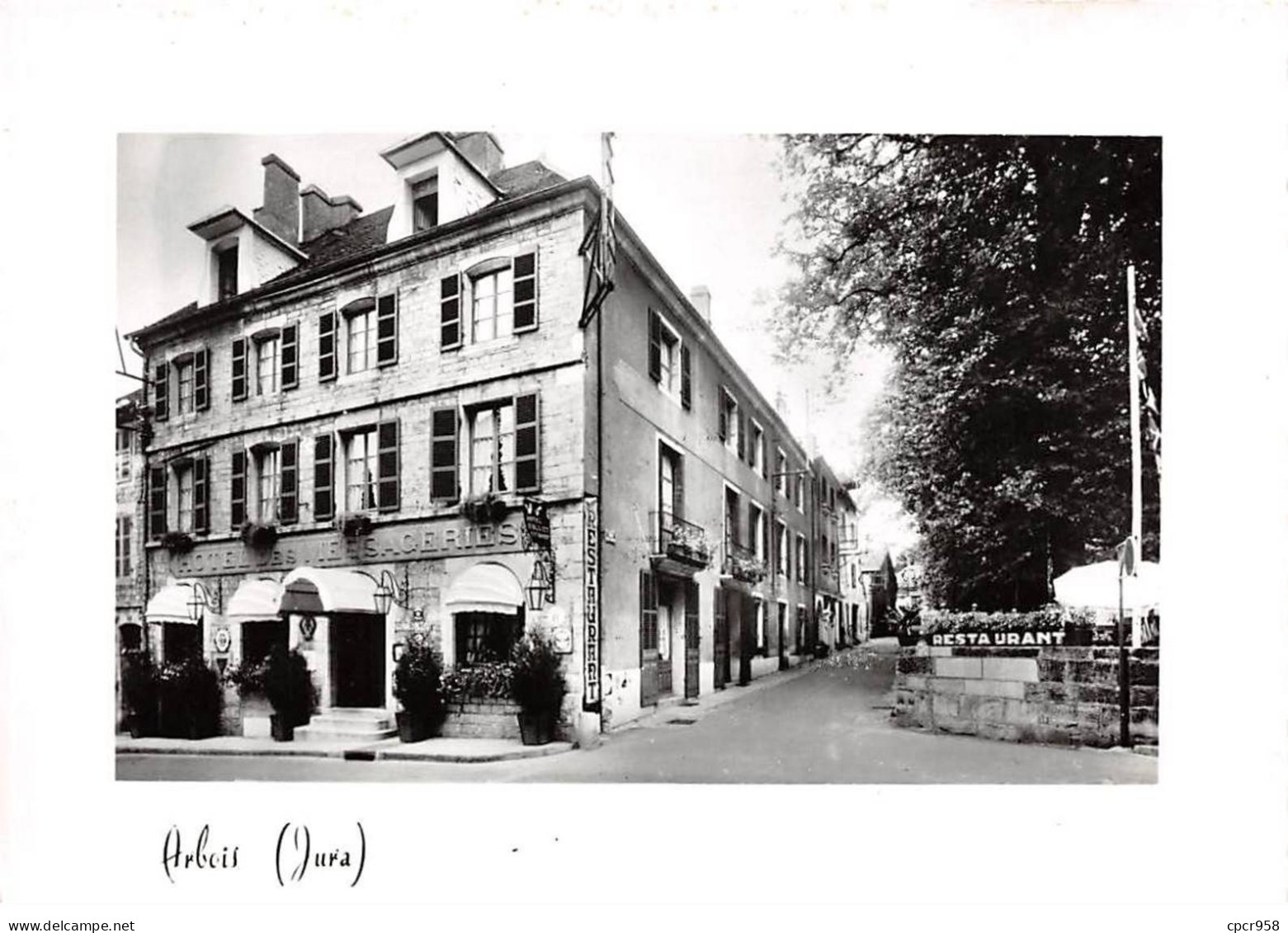 39 . N° Kri11447  . Arbois   . Hotel Des Messageries   . N°    .  Edition Combier  . Cpsm 10X15 Cm . - Arbois