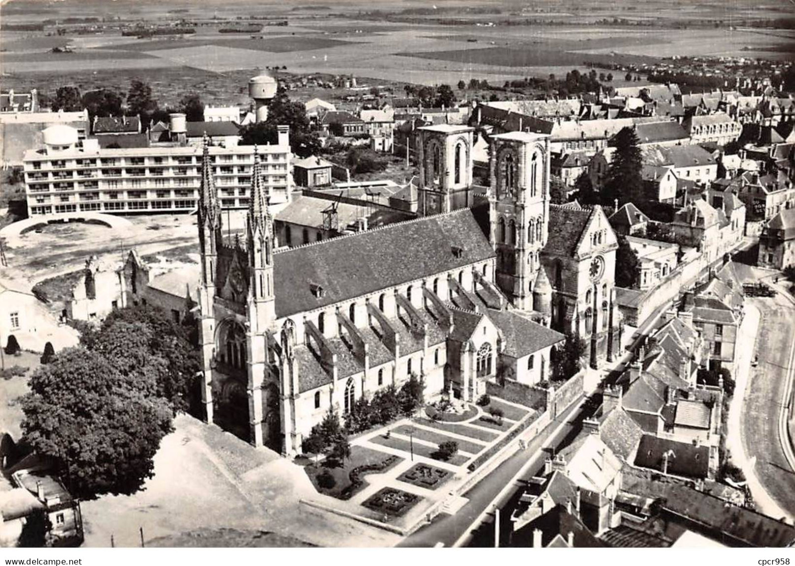 02 . N° Kri11241  .laon    . L'eglise St Martin  . N°38 .  Edition Lapie  . Cpsm 10X15 Cm . - Laon