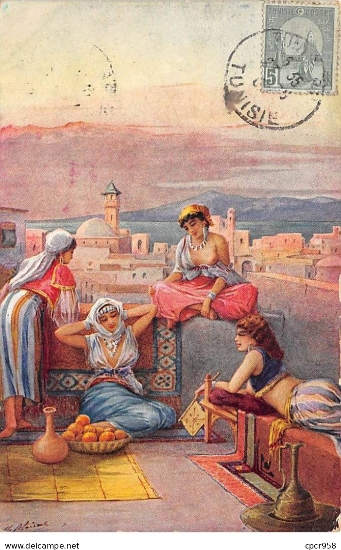 Tunisie - N°85770 - Femmes Prenant Le Soleil Sur Une Terrasse Sur Un Toit - Túnez