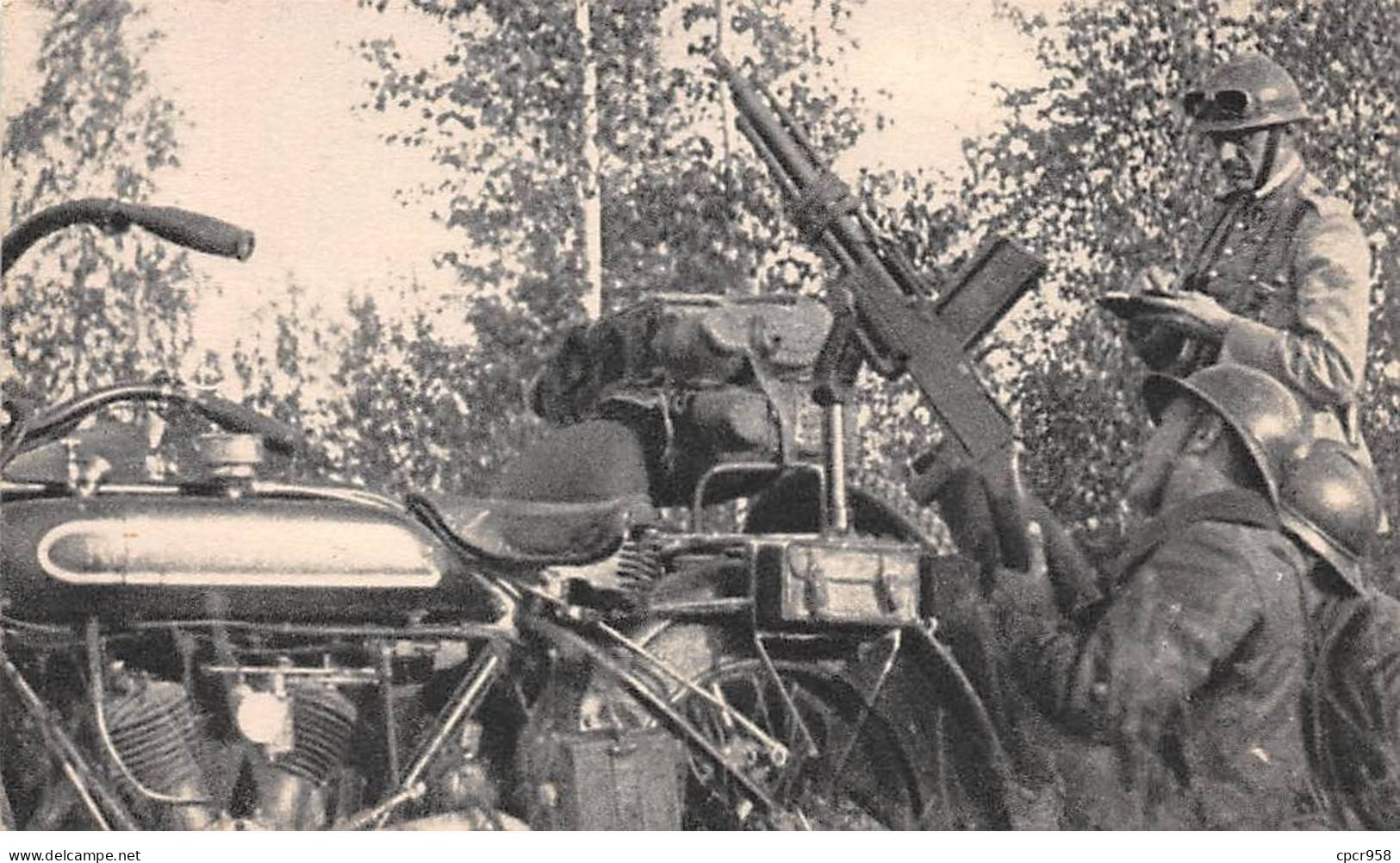 Transports - N°85629 - Moto - Militaires Autour D'une Moto Et D'une Mitrailleuse - Motorfietsen