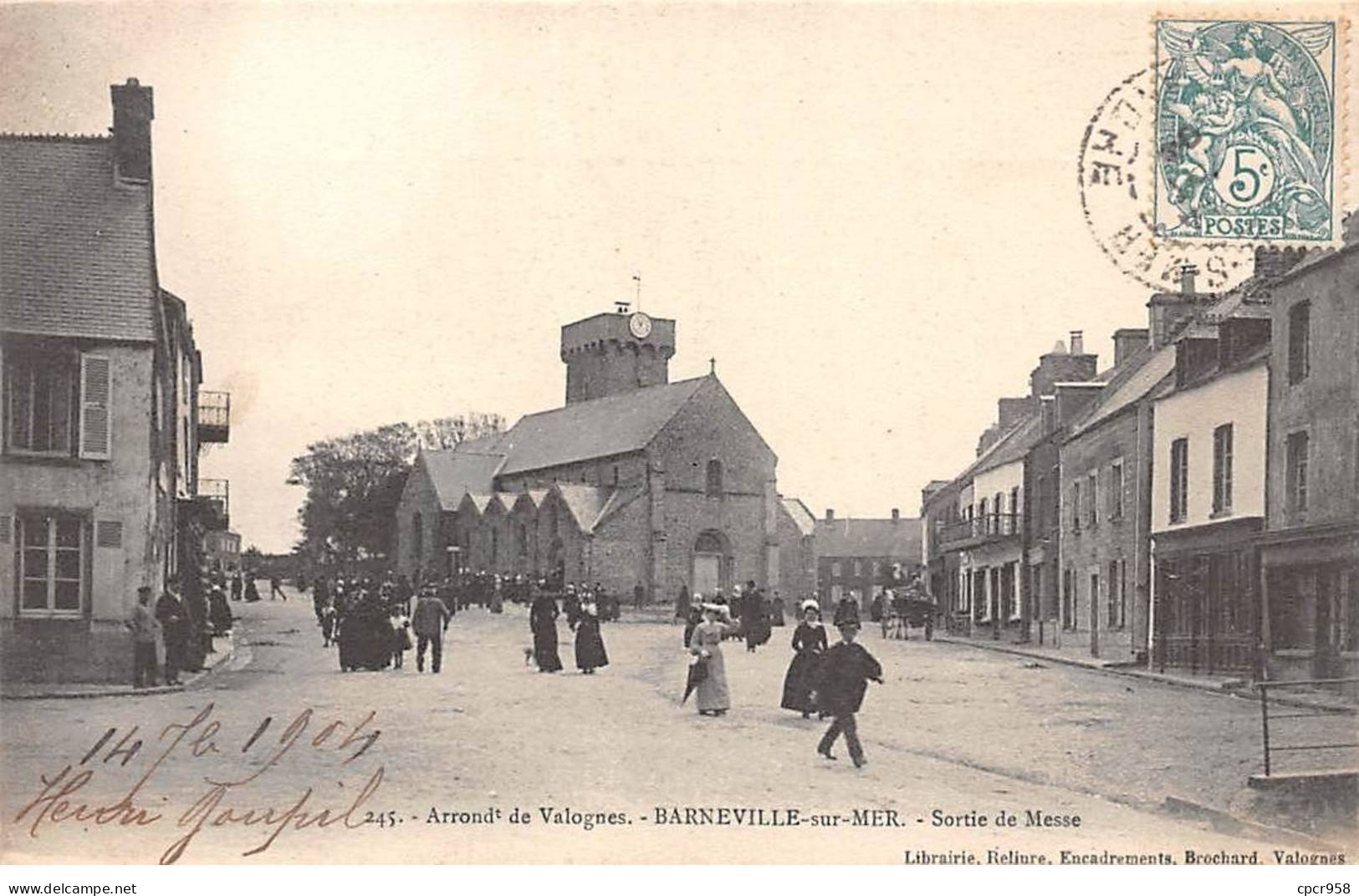 50-AM22085.Barneville Sur Mer.Arrondissement De Valognes.N°245.Sortie De Messe - Barneville