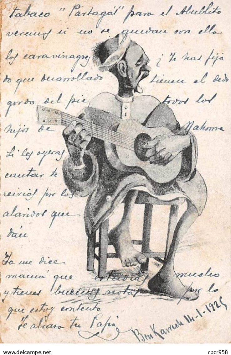 Illustrateur - N°84946 - Un Homme Assis Jouant De La Guitare - Andere & Zonder Classificatie