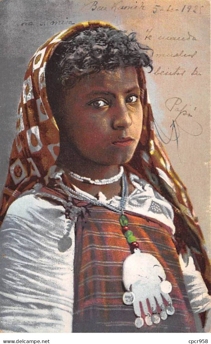 Maroc - N°85759 - Jeune Femme, Portant Une Main De Fatma - Autres & Non Classés