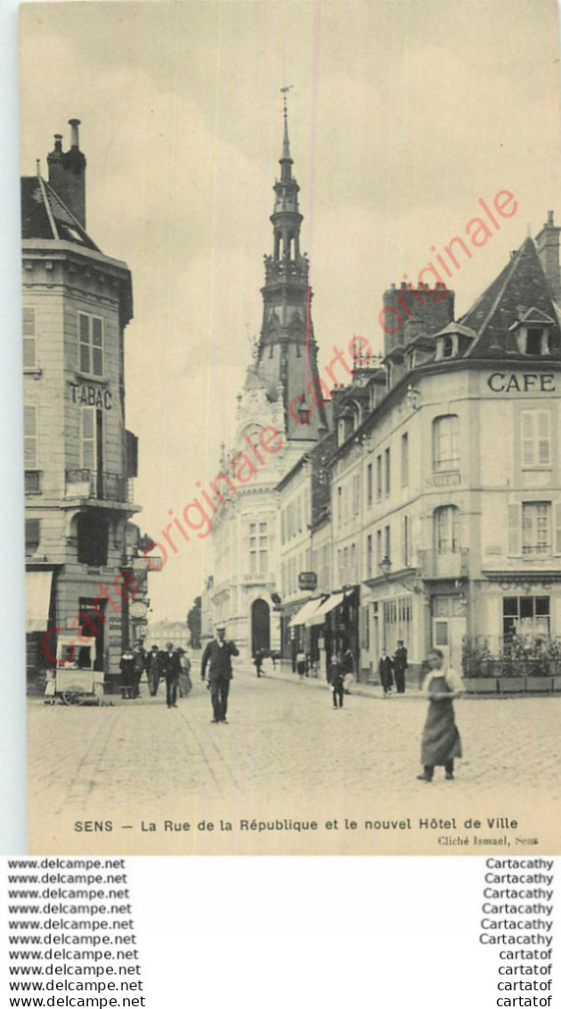 89.  SENS .  La Rue De La République Et Le Nouvel Hôtel De Ville . - Sens