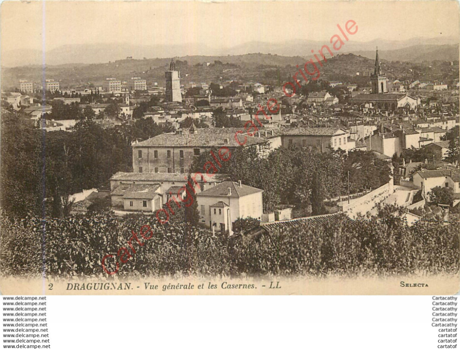 83.  DRAGUIGNAN .  Vue Générale Et Les Casernes . - Draguignan