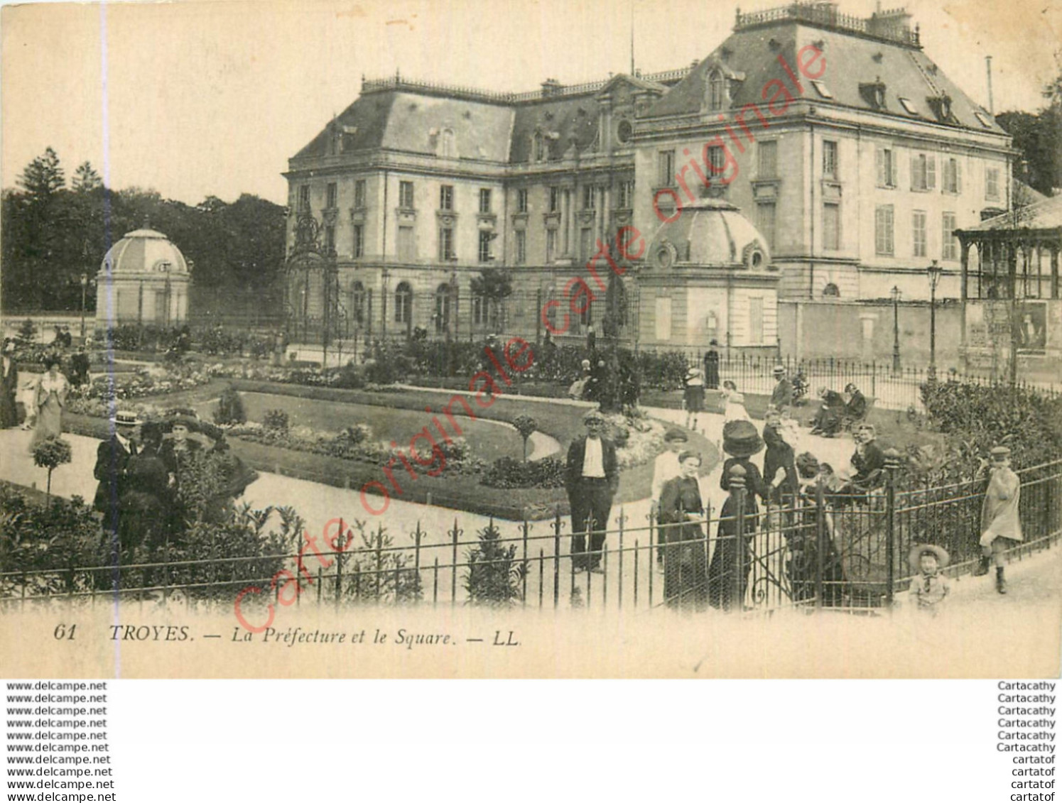 10.  TROYES .  La Préfecture Et Le Square . - Troyes