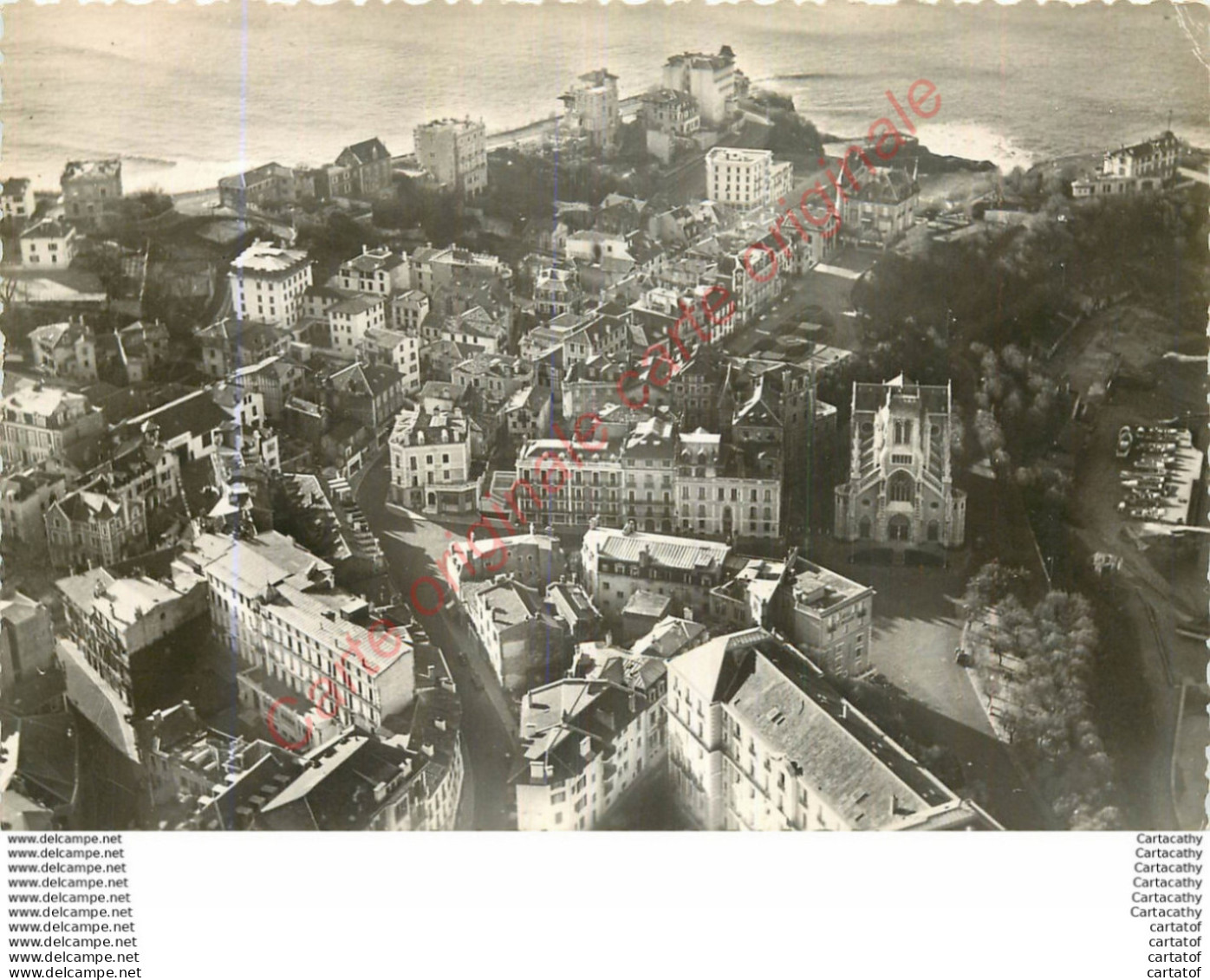 64.  BIARRITZ .  Vue Aérienne . Place Sainte-Eugénie Et Quartier De L'Atalaye . - Biarritz