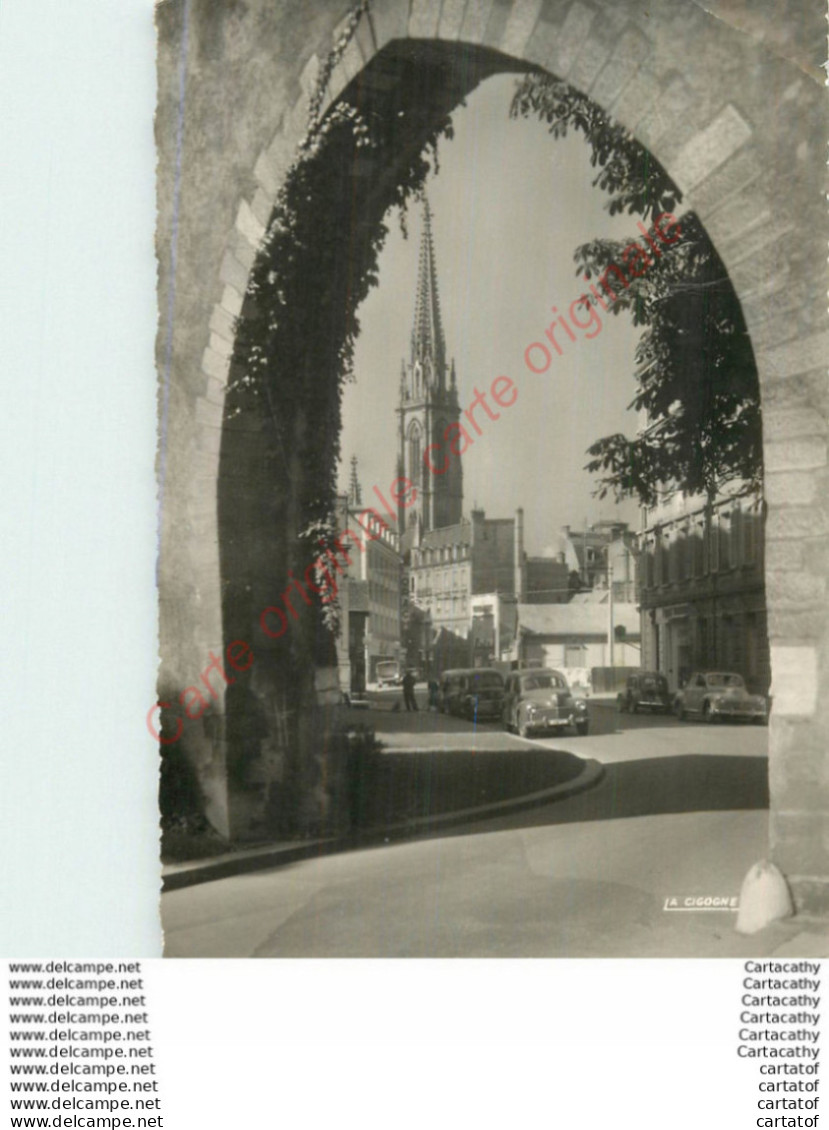 68.  MULHOUSE .  Vue Sur L'Eglise Saint-Etienne . - Mulhouse