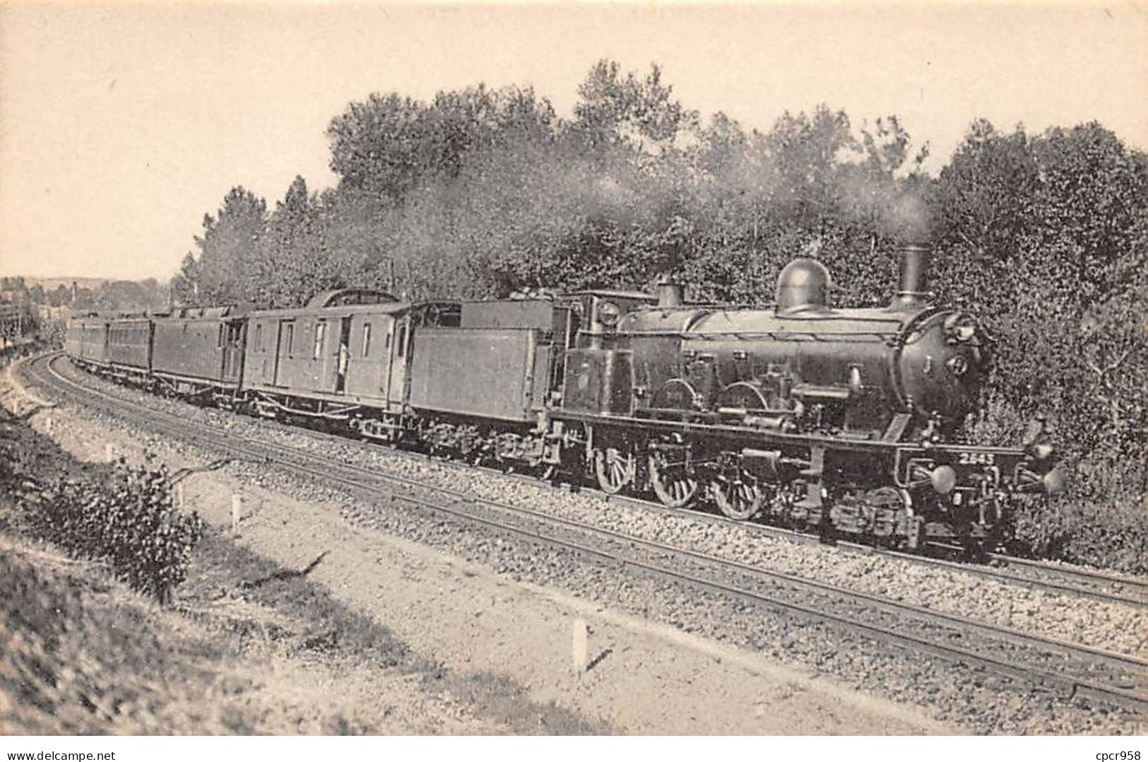 Chemins De Fer - N°85964 - Train - Réseau Du Nord 39 - Un Train Remorqué Par La Machine Atlantic 2643 - Treinen