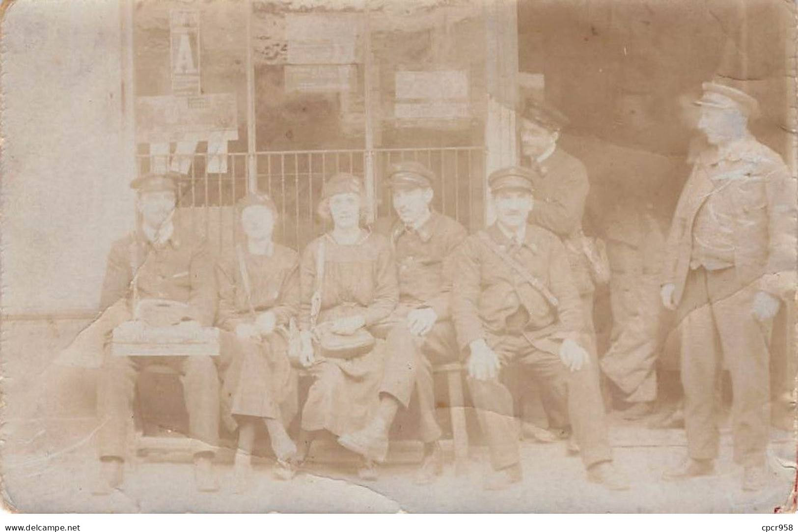 75 - N°85877 - PARIS - Groupe De Contrôleurs D'Autobus - Carte Photo, Vendue En L'état - Artesanos De Páris