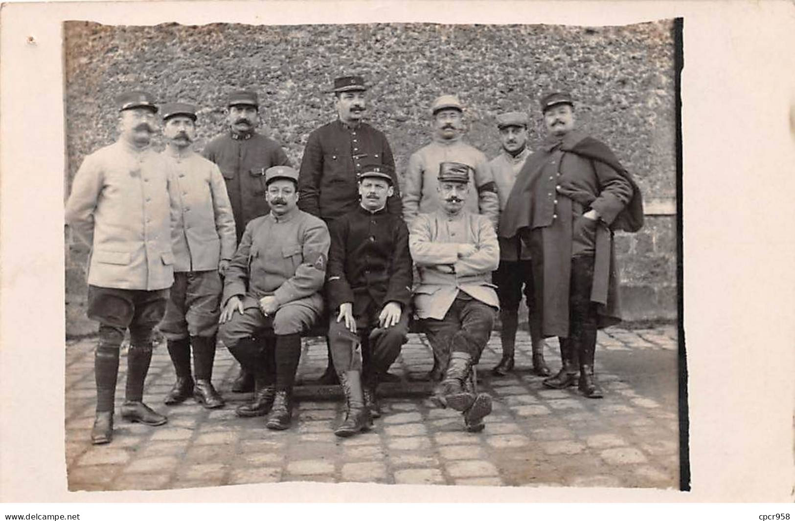 92 - N°85894 - MONT VALERIEN - Militaires Dans Une Cour - Carte Photo - Mont Valerien