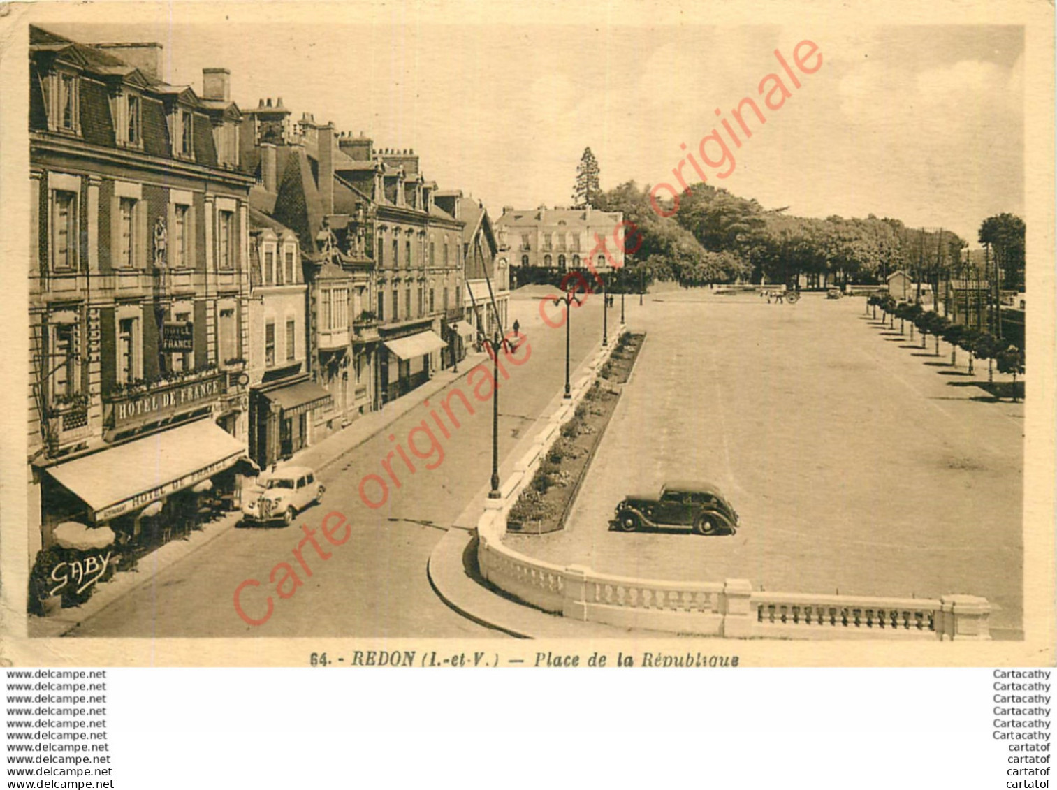 35. REDON .  Place De La République . - Redon