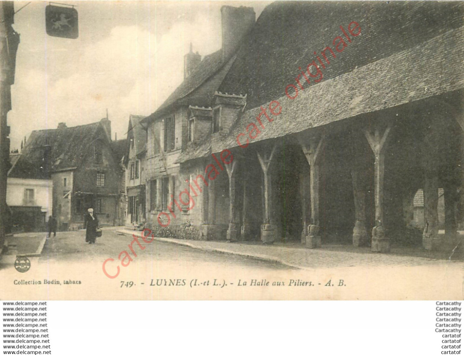 37.  LUYNES.  La Halle Aux Piliers . - Luynes