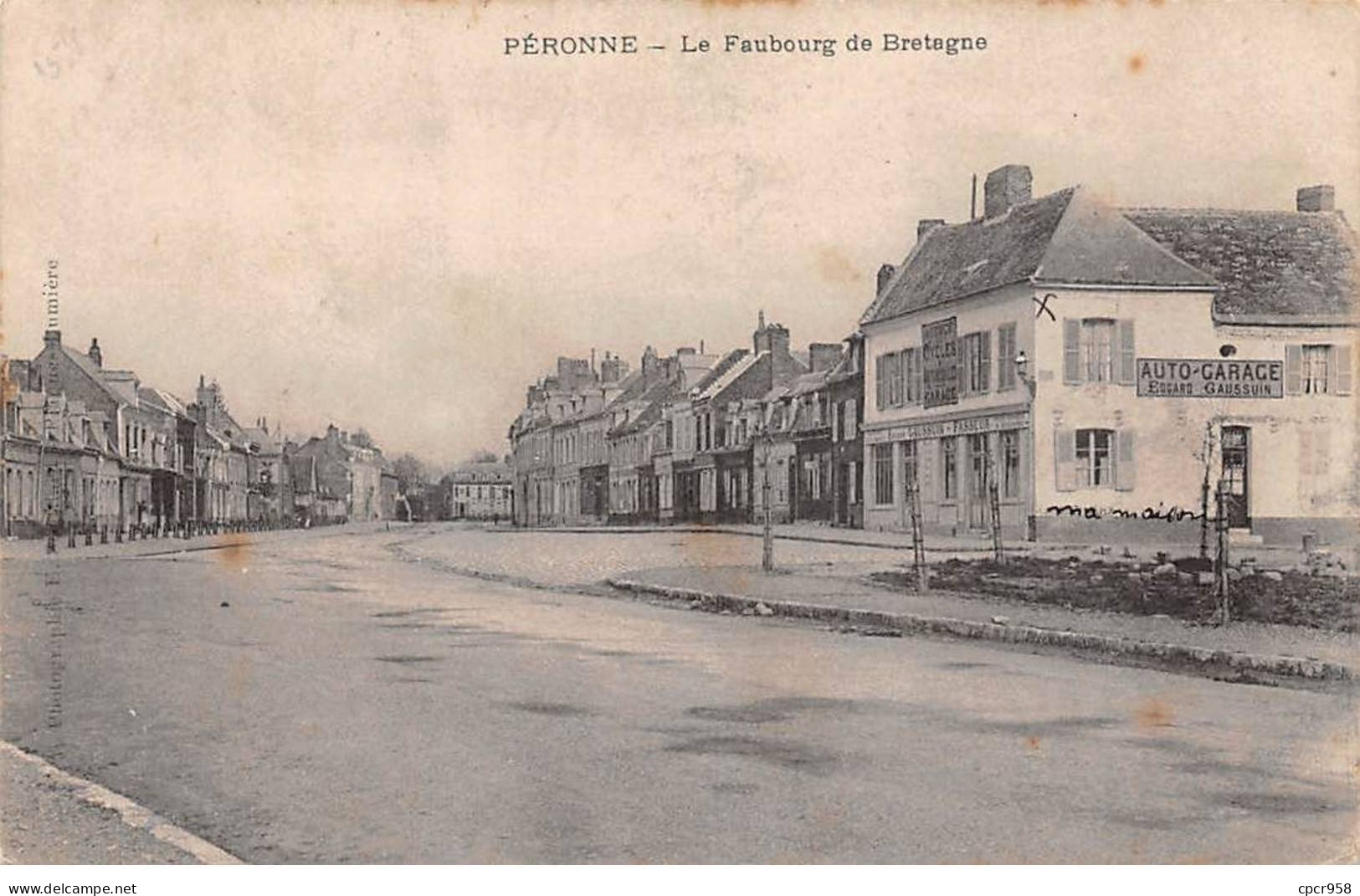 80-AM22479.Péronne.Le Faubourg De Bretagne - Peronne