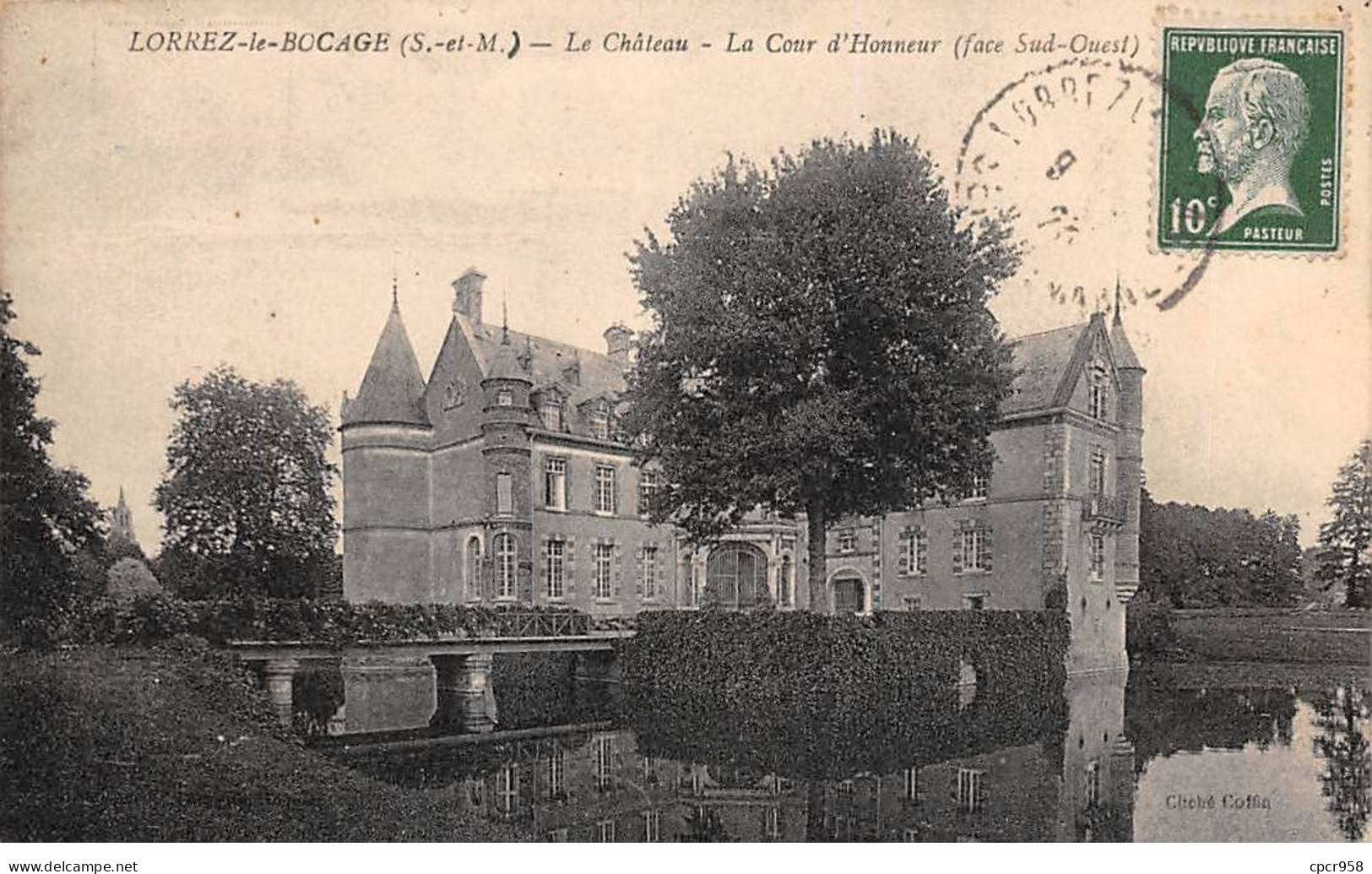 77-AM22450.Lorrez Le Bocage.Le Chateau.La Cour D'honneur - Lorrez Le Bocage Preaux