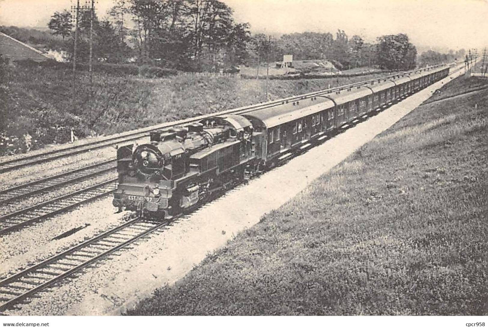 93 - N°86130 - Région De L'Est 40 - Un Train De Banlieue ... Machine Tender Mikado ... Près De GAGNY - Gagny
