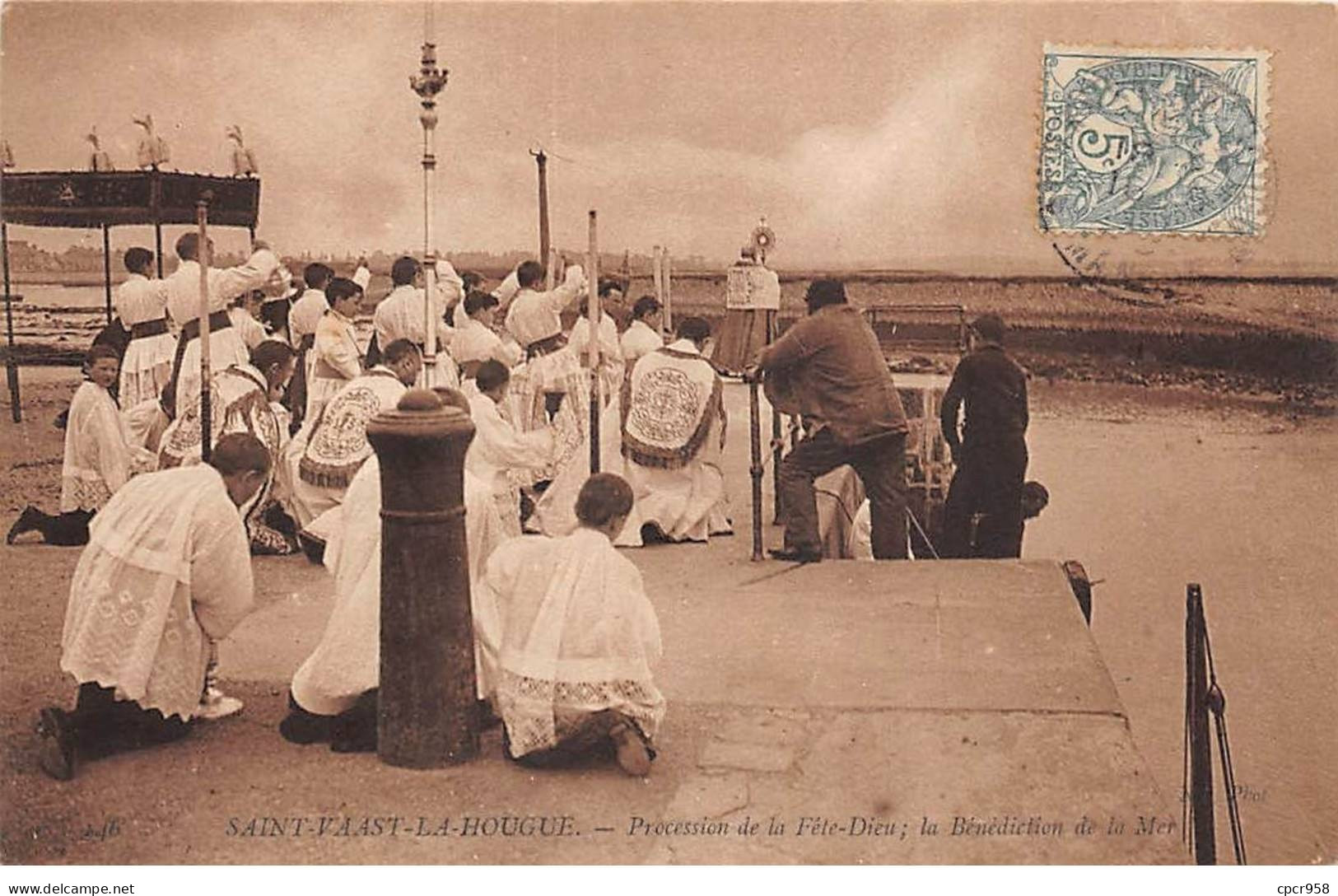 50-AM22143.Saint Vaast La Hougue.Procession De La Fête Dieu.Benediction De La Mer - Saint Vaast La Hougue