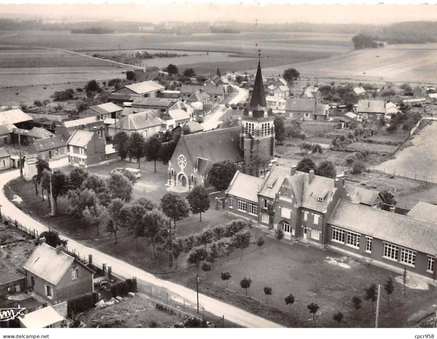 80 - SAN61241 - DOMPIERRE EN SANTERRE - L'Eglise - Hôtel De Ville - Groupe Scolaire - Vue Aérienne - CPSM 10x15 Cm - Other & Unclassified