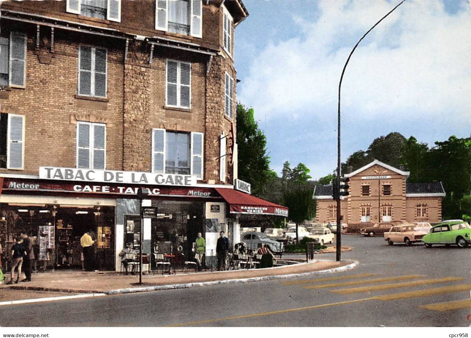 78 - SAN61228 - VAUCRESSON - Place De Le Gare - Le Café Tabac - Editions D'Art  - CPSM 10x15 Cm - Autres & Non Classés