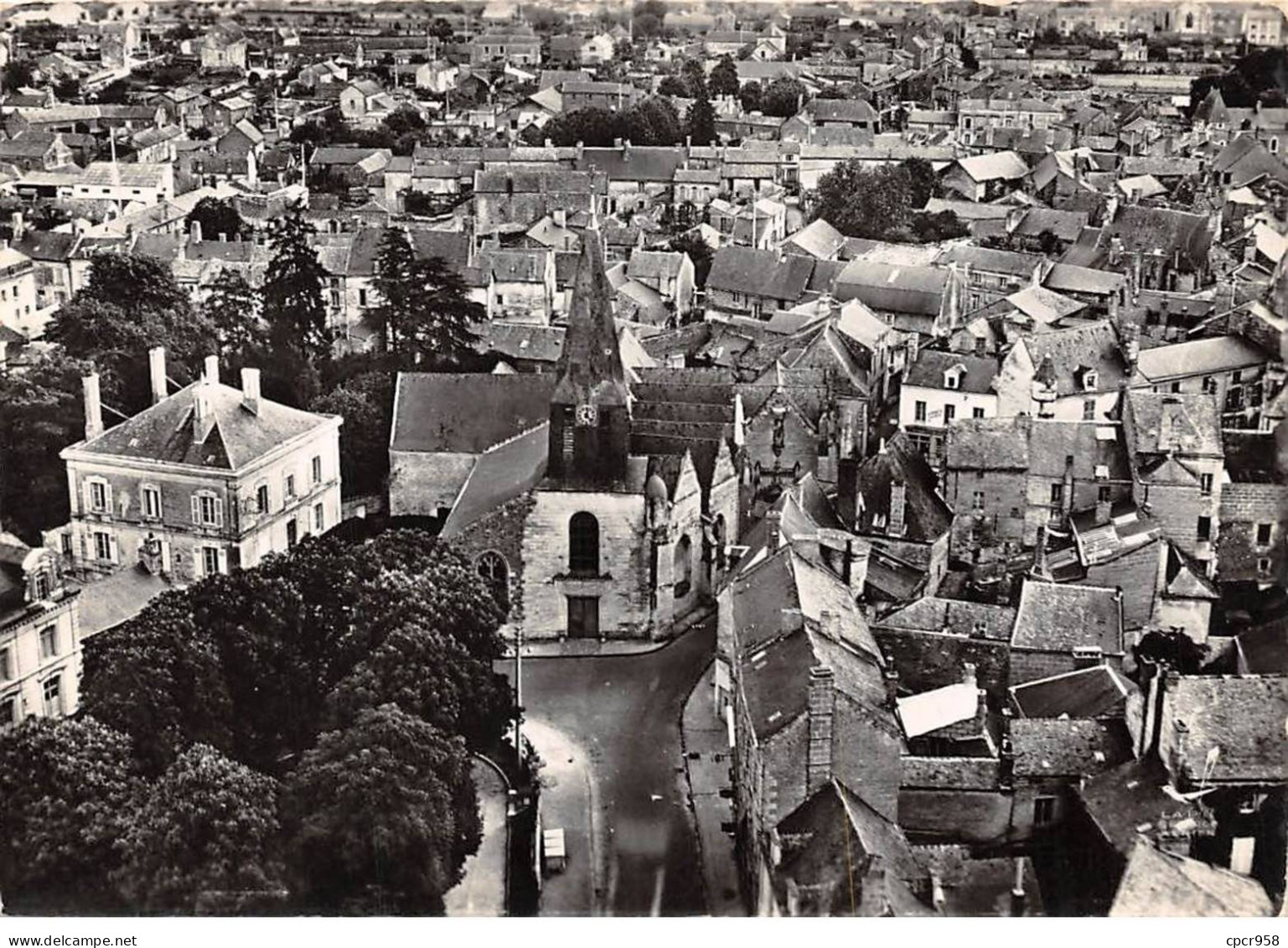 49 - SAN61617 - DOUE LA FONTAINE - L'Eglise St Pierre Et Le Centre - Lapie - CPSM 10x15 Cm - Doue La Fontaine