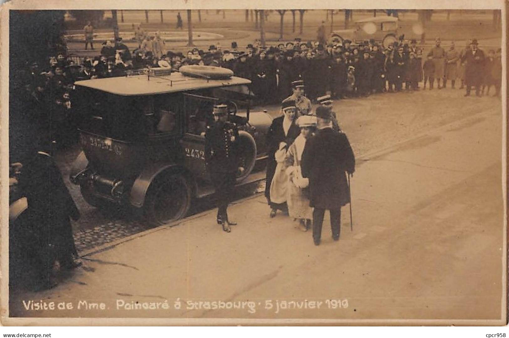 67 - N°87099 - Visite De Mme Poincaré à STRASBOURG - Carte Photo - Strasbourg