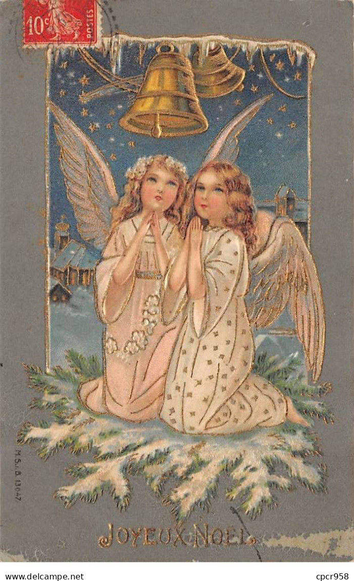 Anges - N°86586 - Joyeux Noël - Anges Priant Sous Des Cloches - Carte Gaufrée - Anges