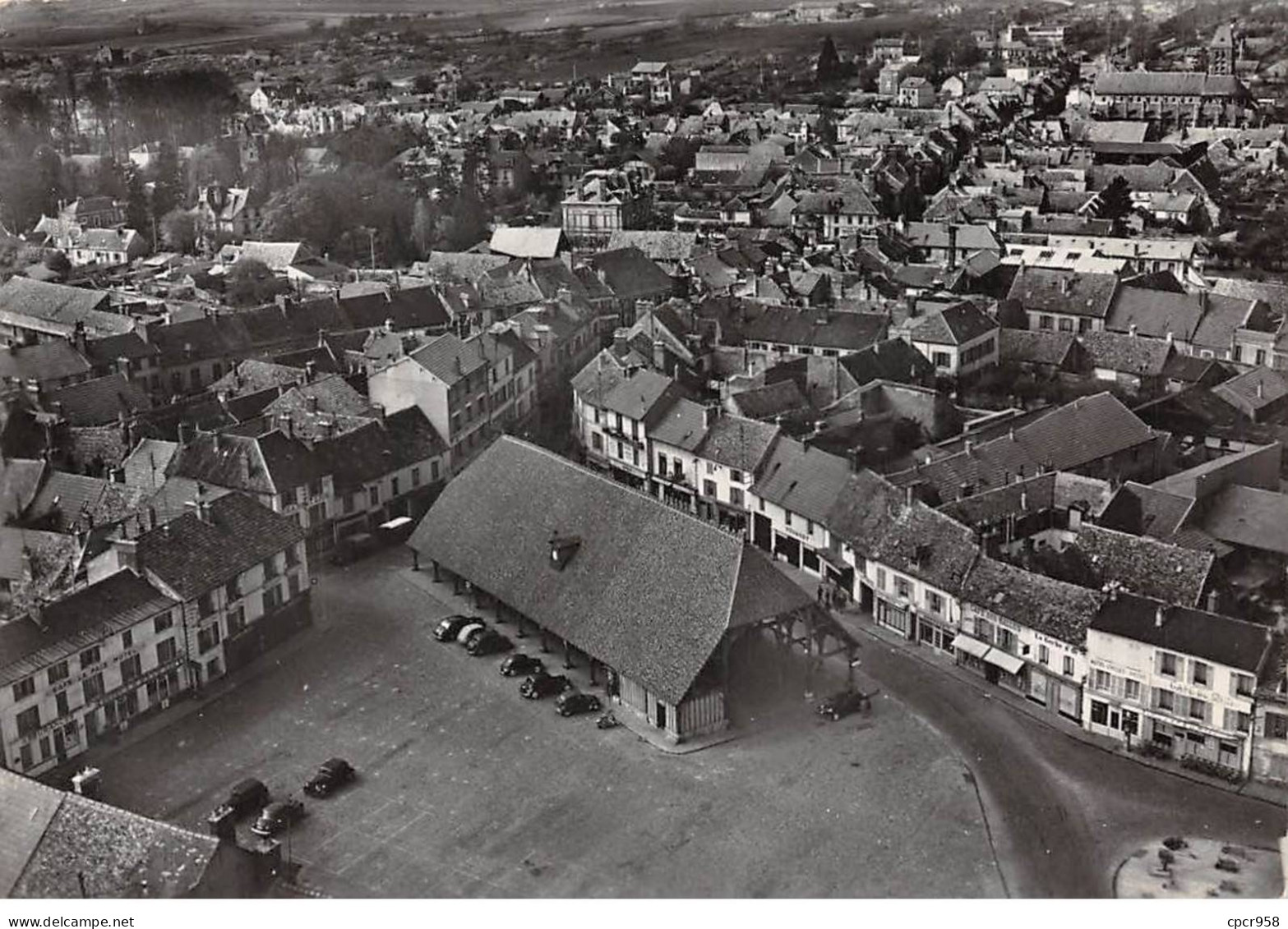 91 - SAN61362 - ARPAJON - Place Du Marché Et Vue Générale - Alfa 2 - CPSM 10x15 Cm - Arpajon