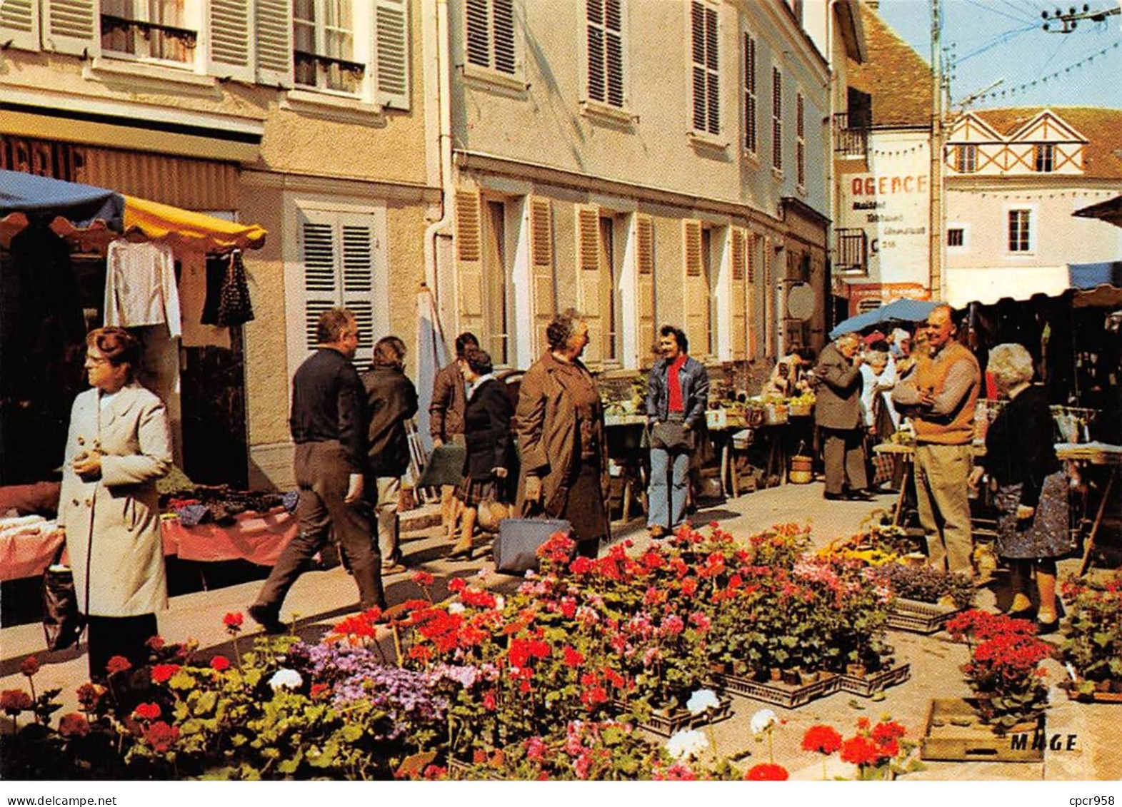 77 - SAN62156 - BRAY SUR SEINE - Le Marché - Mage - CPSM 10x15 Cm - Bray Sur Seine