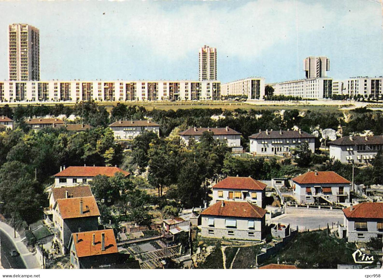 77 - SAN62118 - MONTEREAU - Panorama Aérienne Sur Les Grandes Berges Et Surville - Combier - CPSM 10x15 Cm - Montereau