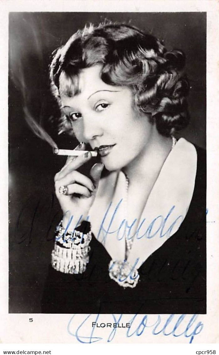 Artiste - N°86825 - Florelle Fumant - Carte Avec Autographe - Artisti