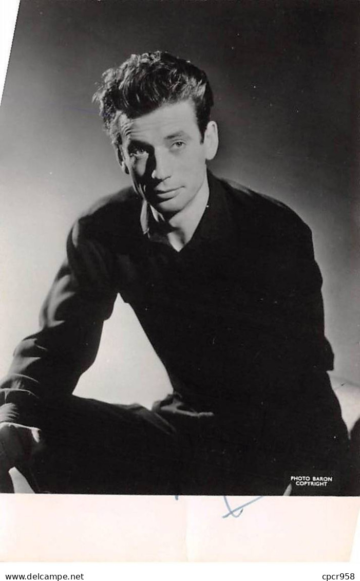 Artiste - N°86815 - Yves Montand - Carte Avec Autographe - Artisti