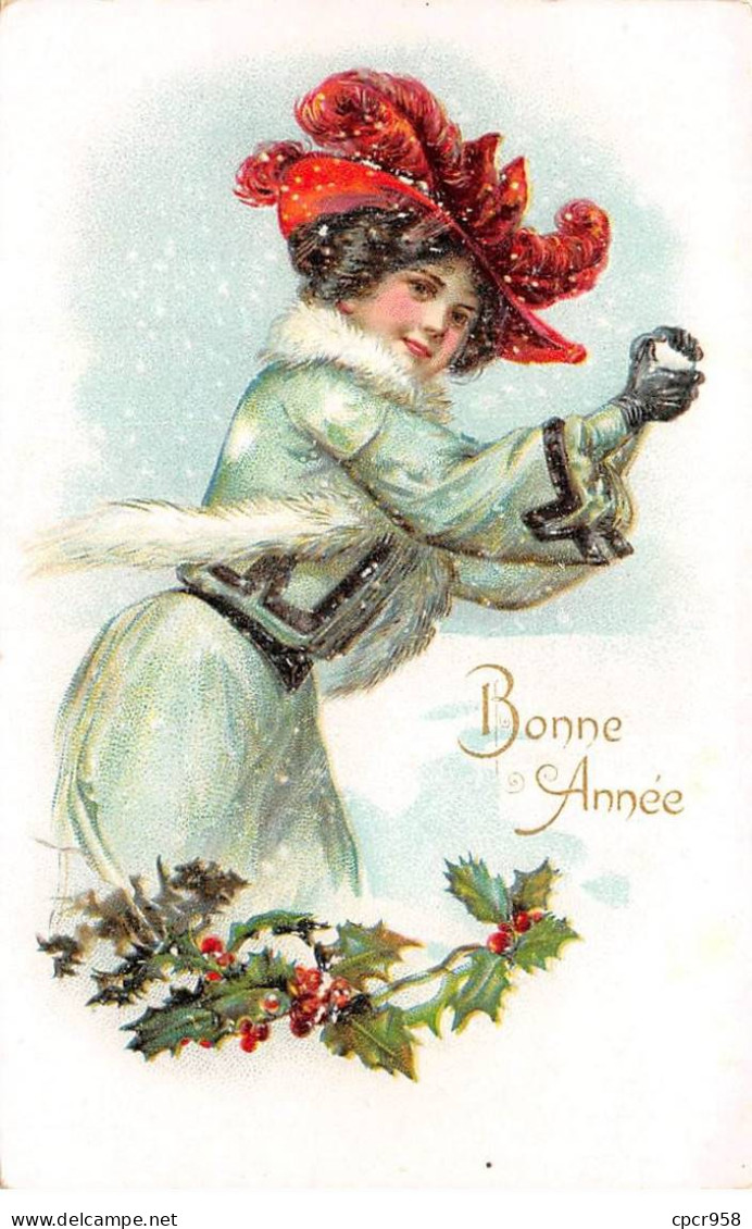 Nouvel An - N°86616 - Bonne Année - Jeune Femme Sous La Neige Faisant Une Boule De Neige - Carte Gaufrée - Neujahr