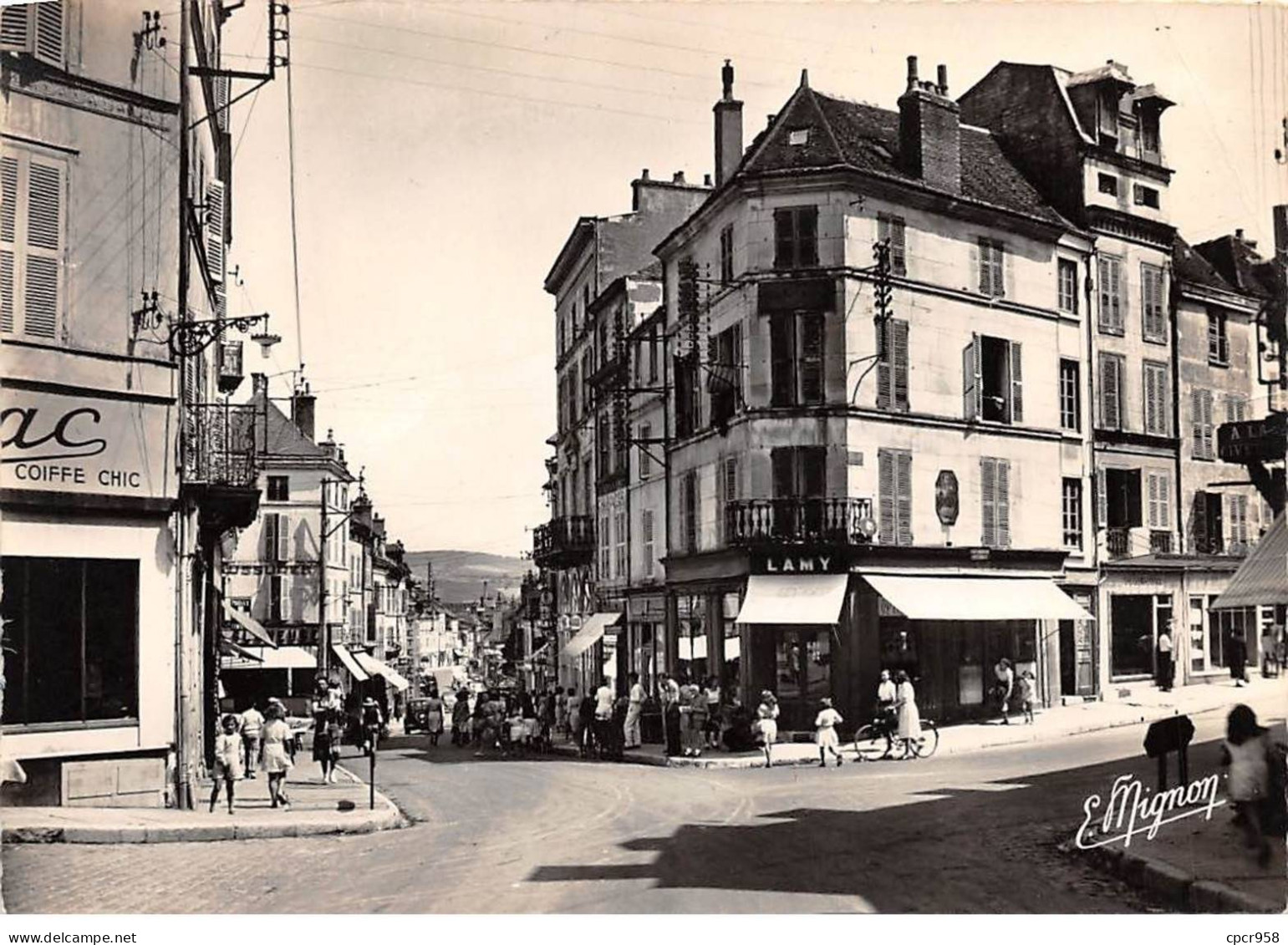 89 - SAN62313 - TONNERRE - Place Du Centre - Editions De Luxe - CPSM 10x15 Cm - Tonnerre