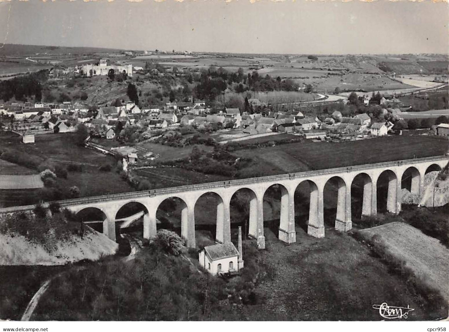 89 - SAN62305 - DRUYES LES BELLES FONTAINES - Vue Générale Aérienne - Le Viaduc - Le Bourg - CPSM 10x15 Cm - Otros & Sin Clasificación