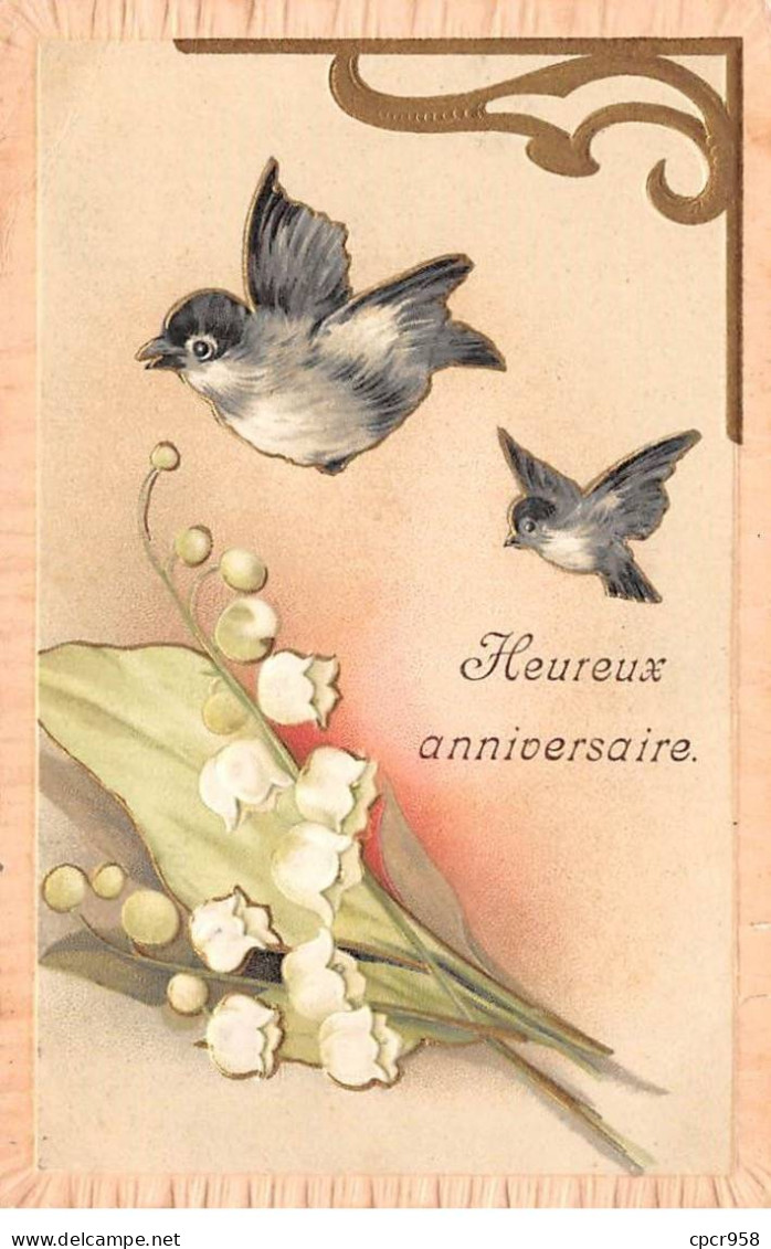 Fêtes - N°87952 - Heureux Anniversaire - Oiseaux Au-dessus De Brins De Muguet - Carte Gaufrée - Birthday