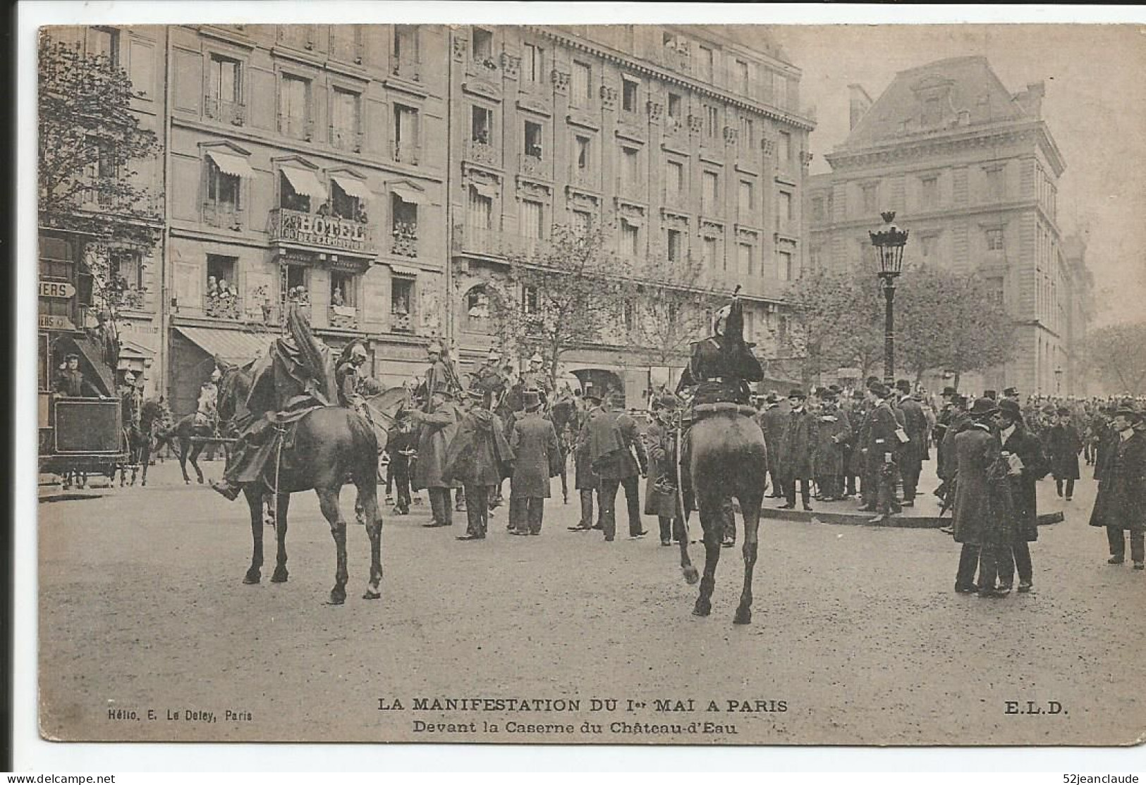 Paris La Manifestation Du 1er Mai Devant Les Casernes Du Château D'Eau    1904   N° - Distretto: 03