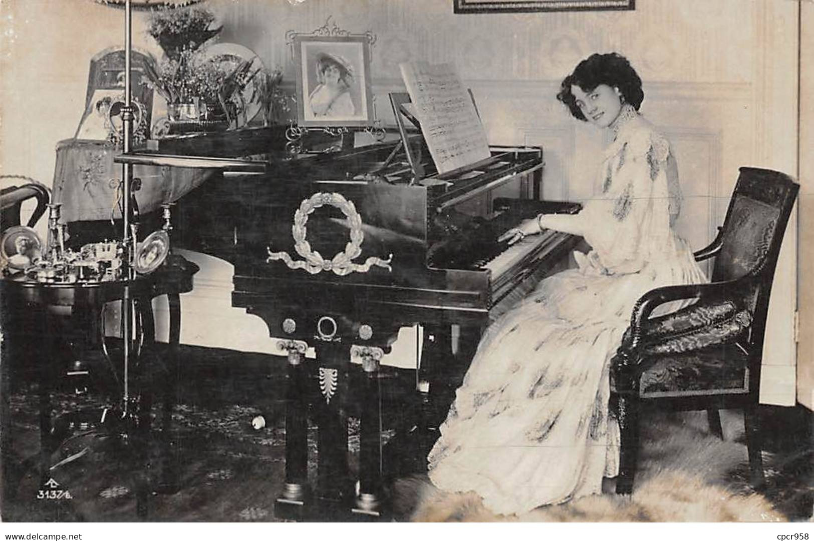 Spectacle - N°87926 - Musique - Femme Au Piano - Carte Photo - Música Y Músicos