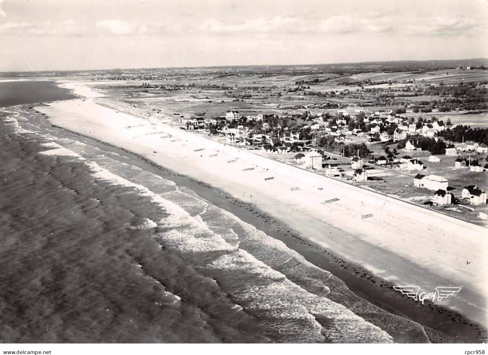 50 . N° Kri11597 . Environs Hauteville Sur Mer Montmartin . Vue D'ensemble  .  N°4.  Edition Artaud .  Cpsm 10X15 Cm . A - Montmartin Sur Mer