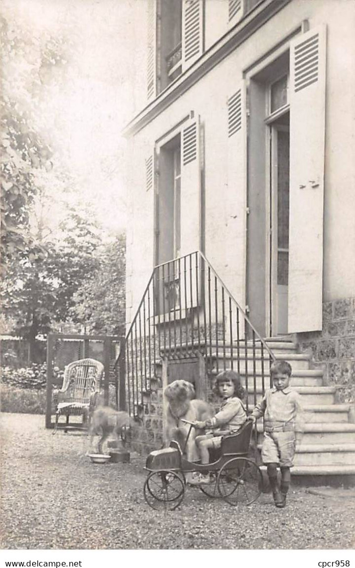 92 - N°88074 - ASNIERES SUR SEINE - Enfants Près D'un Chien, La Fillette Dans Une Voiture à Pédale. Carte Photo - Asnieres Sur Seine