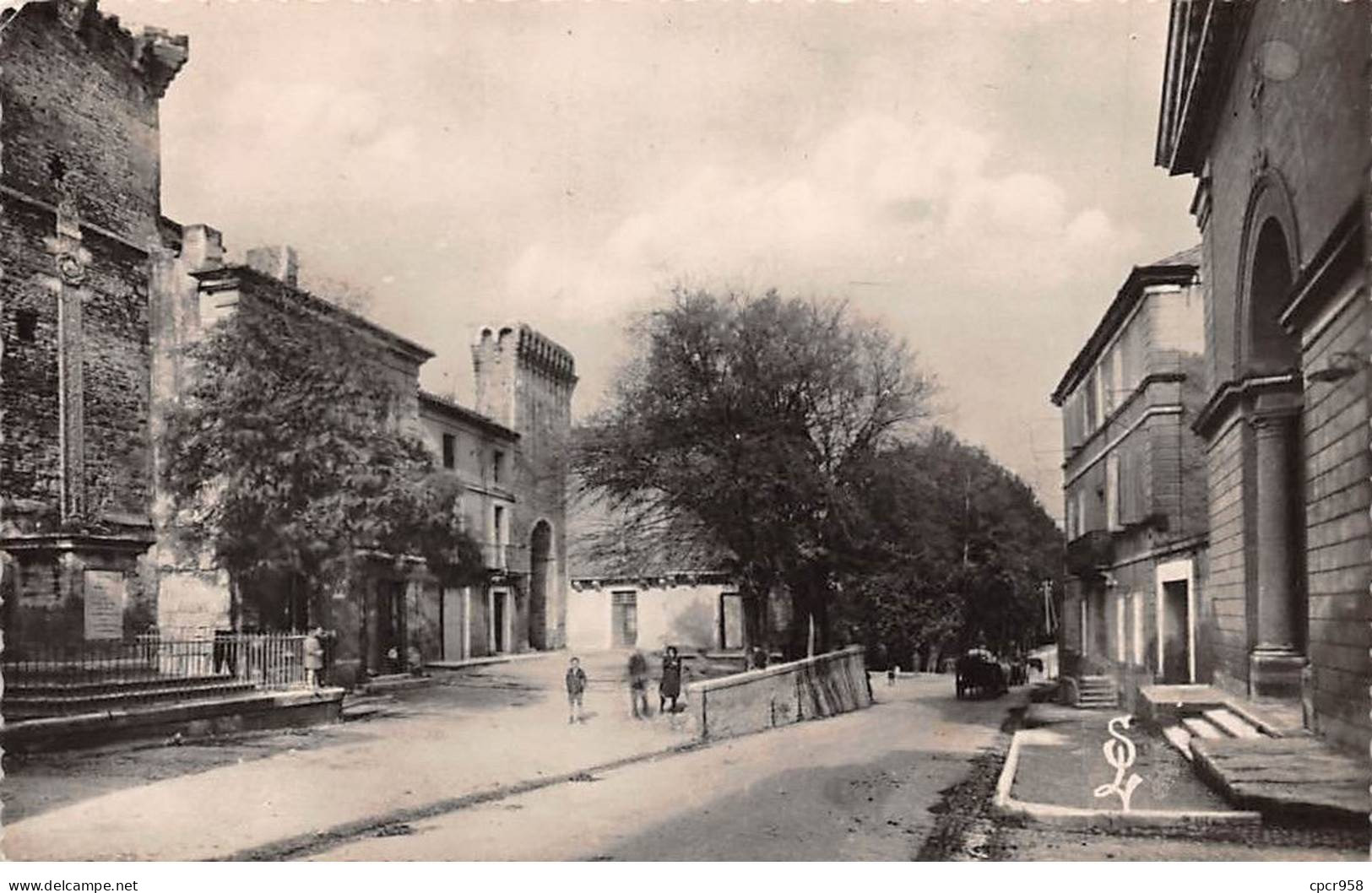 30 - SAN62752 - REMOULINS - Les Remparts - Tour Du Portail Et Tour Des Escaravats - CPSM 9x14 Cm - Andere & Zonder Classificatie