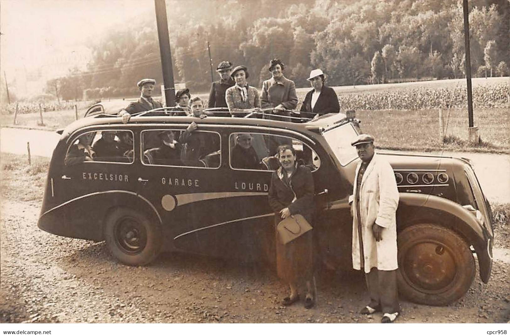 Automobile - N°87942 - Groupe Dans Une Voiture à Toit Ouvrant Excelsior Garage Lourdes - Carte Photo - Toerisme