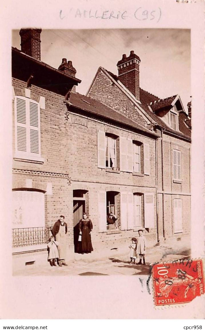 95 - N°88050 - BOISSY-L'AILLERIE - Personnes Devant Une Maison - Carte Photo - Boissy-l'Aillerie