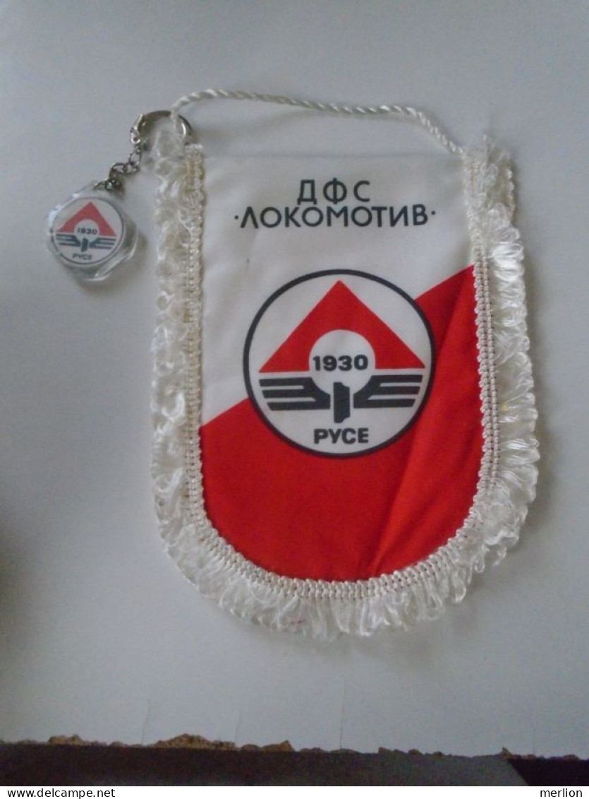 D202170 FC Lokomotiv Ruse  1930  Bulgaria  -Soccer - FANION -Wimpel - Pennon - Ca 1970-80 A   170 X 120 Mm - Uniformes Recordatorios & Misc