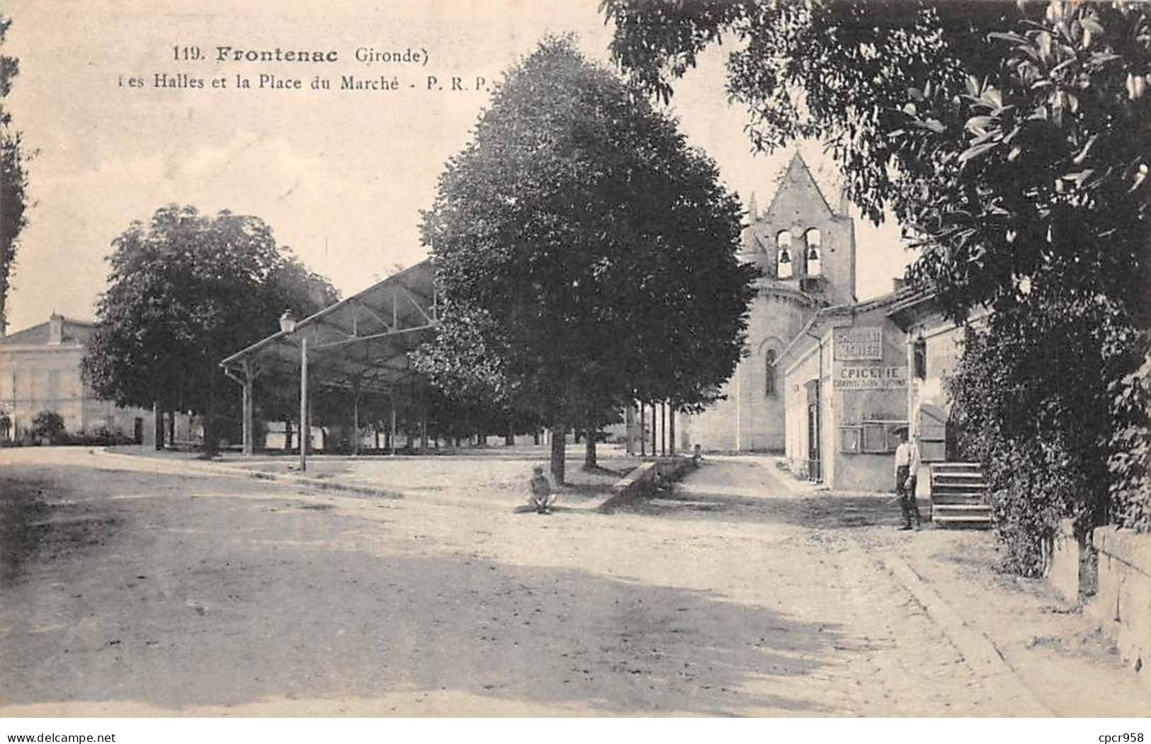 33 - FRONTENAC - SAN66772 - Les Halles Et La Place Du Marché - Altri & Non Classificati