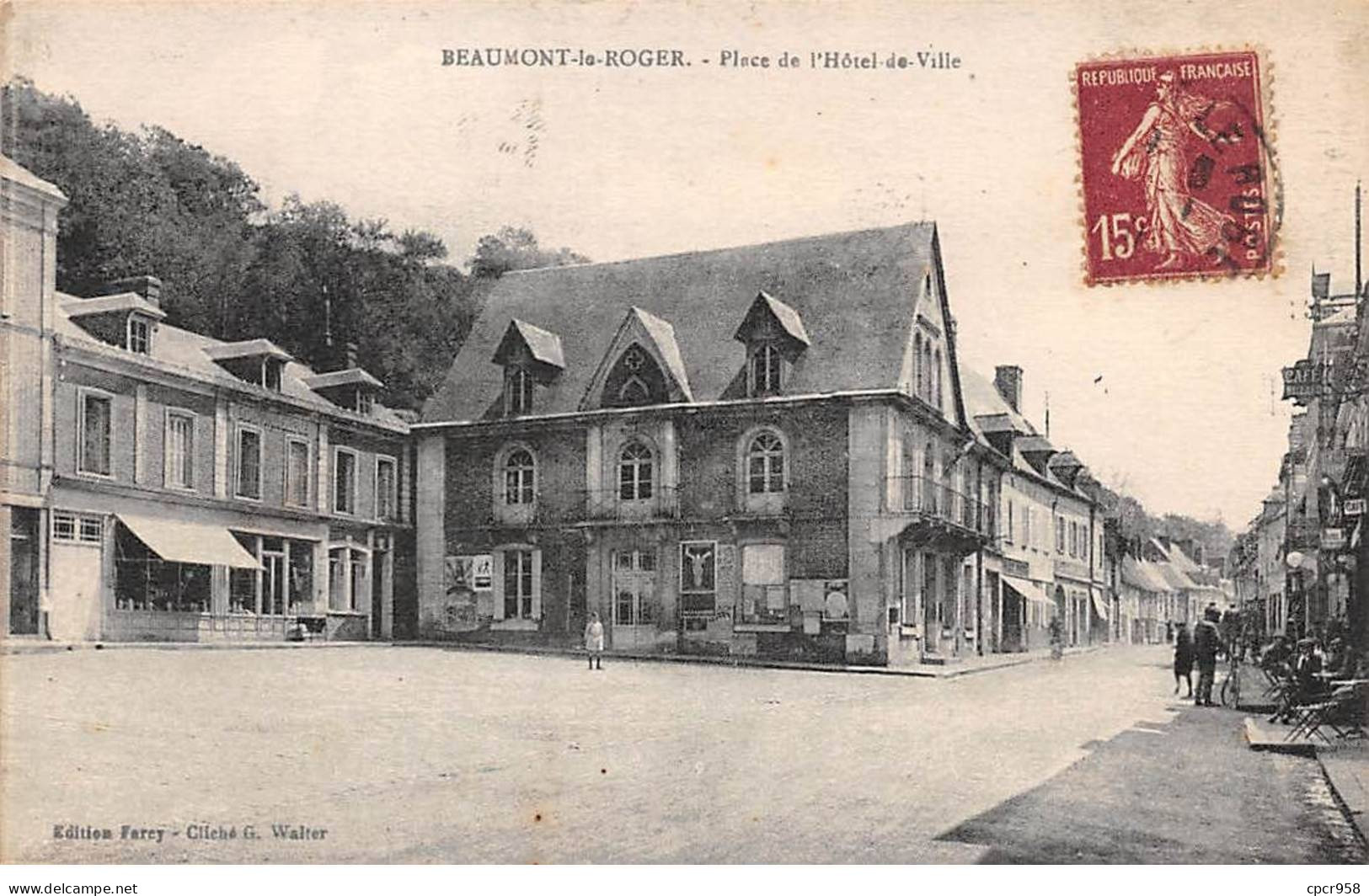 27 - BEAUMONT LE ROGER - SAN66673 - Place De L'Hôtel De Ville - Beaumont-le-Roger